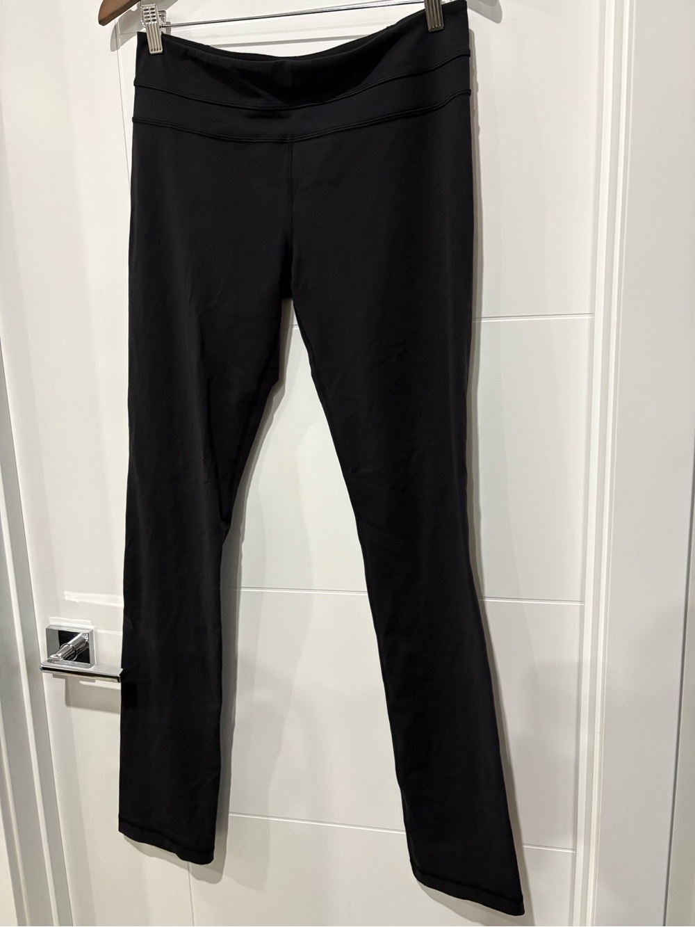 lululemon athletica Black Straight-Leg Leggings - Picture 3 of 6